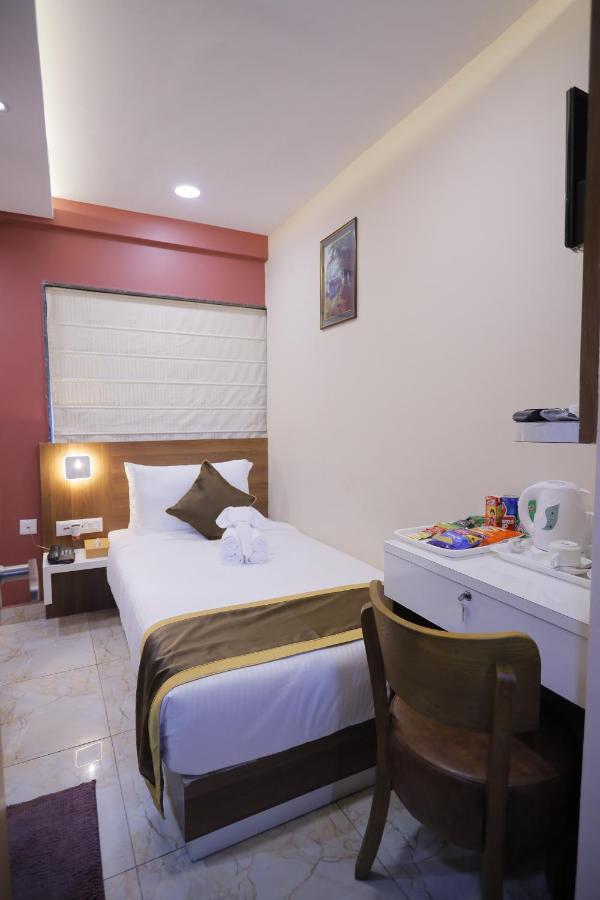 The Avenue Hotel Ballygunge Kolkata Ngoại thất bức ảnh