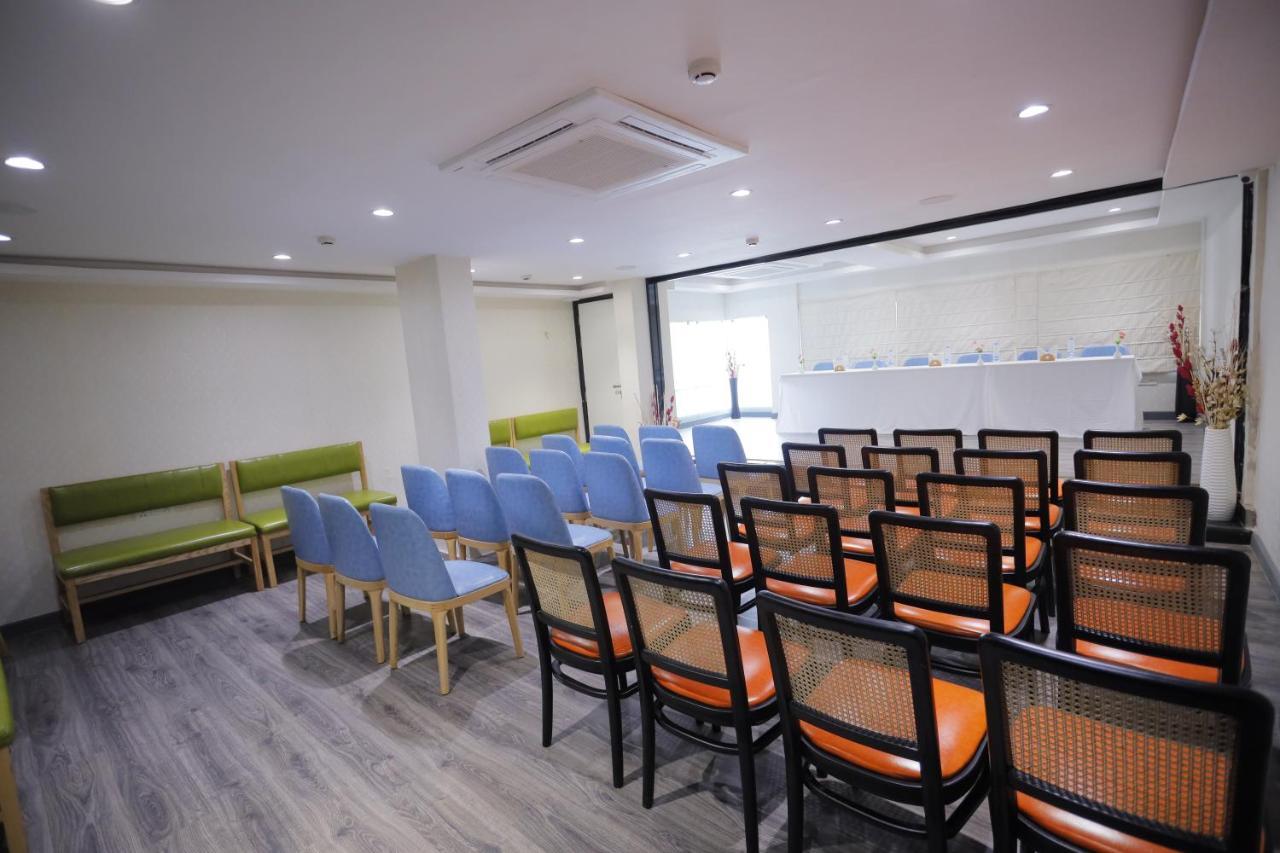 The Avenue Hotel Ballygunge Kolkata Ngoại thất bức ảnh